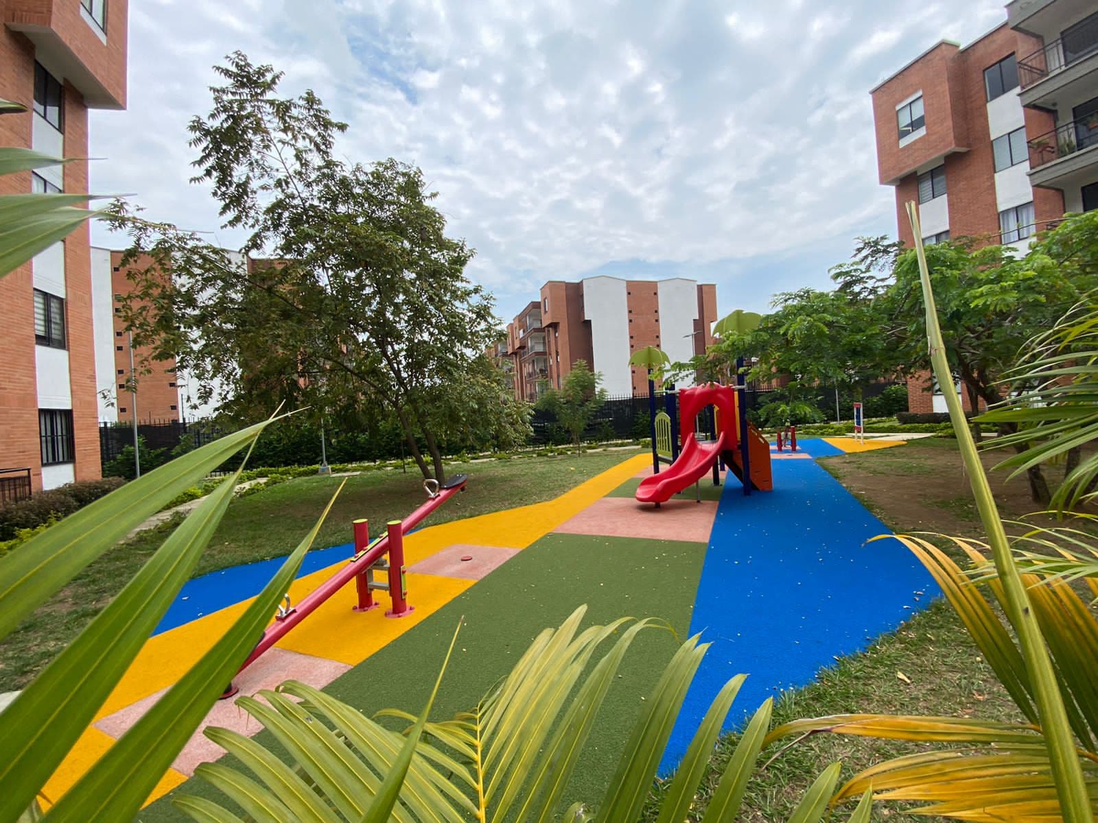 Apartamento en venta en Valle De Lili, Cali, ID RA8163