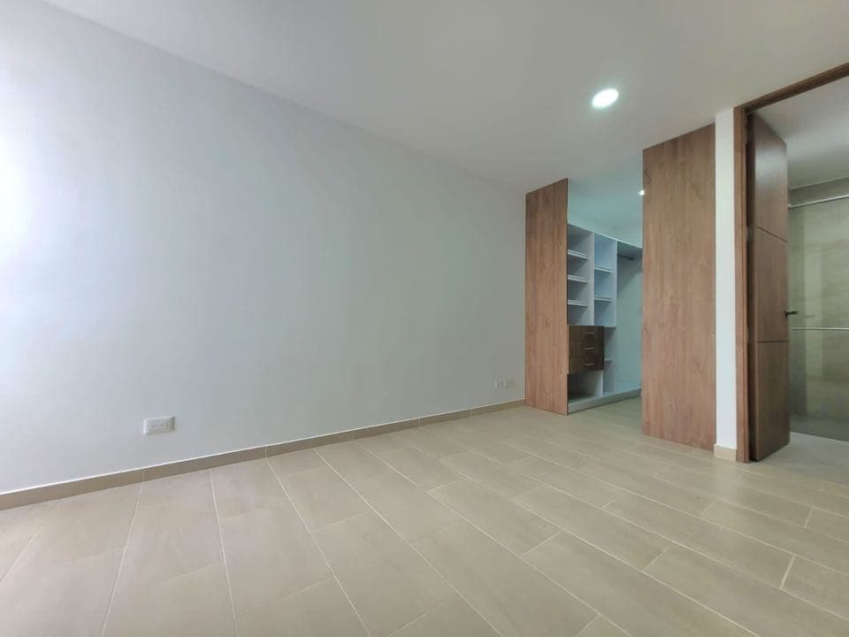 Apartamento en venta en Ciudad Pacifica, Cali, ID FV8948